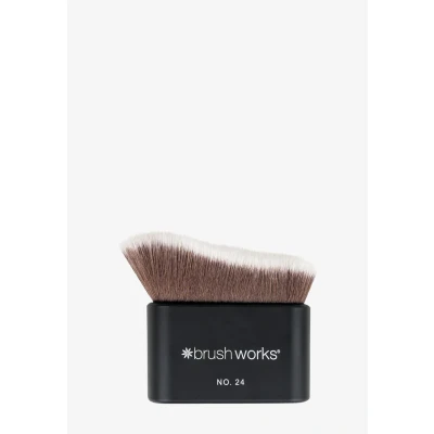 Imagen de Brushworks No. 24 Blending Face &amp; Body Brush