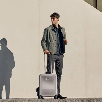 Imagen de Victorinox Airox Advanced Global Hardside Carry On, Trolley de Mano, Ligero, Mujer/Hombre, 40 x 20 55 cm, 35 l, expandible, Beige