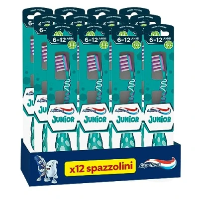 Imagen de Aquafresh Junior, cepillo de dientes para niños 6 a 12 años, leche y permanentes, cerdas suaves, limpieza eficaz, cuello flexible, paquete