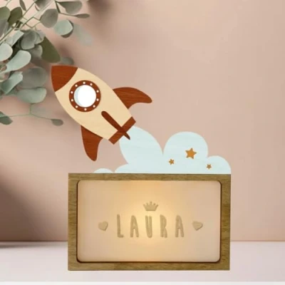 Imagen de WONDEE Vintiun Regalos Personalizados Originales para Bebés, Lámpara Personalizada Bebé Quitamiedos de Cohete Cosas/Regalos Bebés Recién Nacidos Niña y Niño 0 1 2 3 4 5 6 7 8 9 años