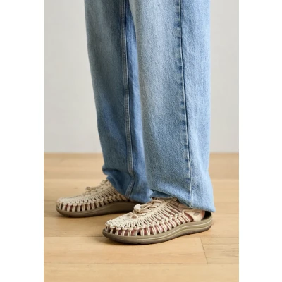 Imagen de Keen Uneek Sandalias de senderismo, Mujer, Talla: 42, Martini olive safari Zapatos