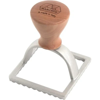 Imagen de Marcato Molde para Ravioli y Galletas, Formas Ravioli, Cortadores en Madera Maciza Aluminio Fundido a Presión, Moldes Cuadrados de 58 mm