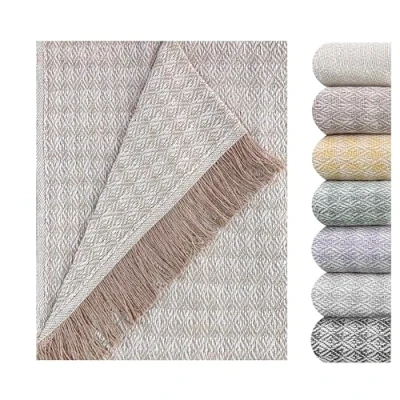Imagen de GFD Colcha Multiusos para Sofas Lisa Viena, Cubre Sofa, Plaid Cama, Jarapas Sofas, Foulard Manta Sofa (180 x 260, Camel)