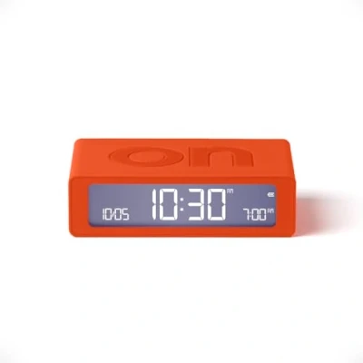Imagen de Lexon Flip Mini despertador de Viaje Digital LED con Función On/Off, brillo ajustable, recargable y sensible al tacto, ideal como mesita noche, color naranja