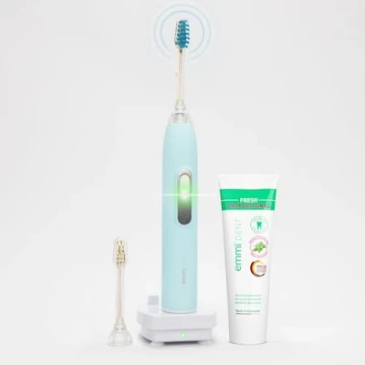 Imagen de emmi® dent Metallic Cepillo de Dientes Eléctrico Ultrasónico (Set Básico Azul Pastel) I Ideal para y Encías Sensibles Cepillado Óptimo sin Frotar Hasta 12 Días Batería