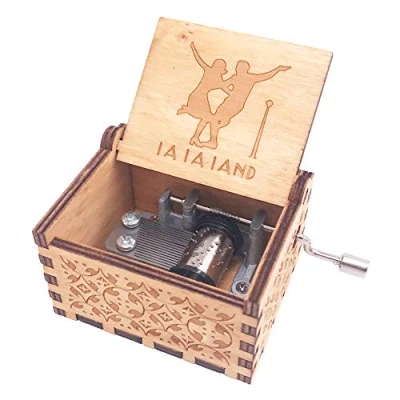 Imagen de Lalaland Caja de música con manivela tallada madera, reproduce la canción temática Lalaland, color marrón