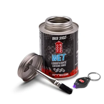 Imagen de Errecom 1000 Miglia BKR 3102 Lubricante para cadenas de bicicletas WET 240 ml, condiciones húmedas, mojadas y con barro, tarro All In One cepillo incluido
