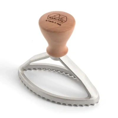 Imagen de Molde para Raviolis y Galletas Marcato, Formas Raviolis, Cortadores Galletas, de Madera Maciza Aluminio Fundido a Presión, Stampino Ovalado 100 mm