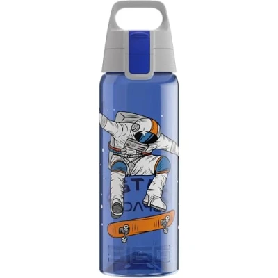 Imagen de SIGG Botella Tritan Total Color ONE Ollie Apto para bebidas carbonatadas lavavajillas A prueba de fugas Ligero Sin BPA Azul Skate 0,6L