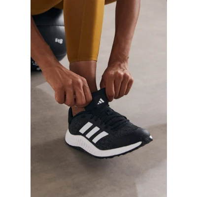 Imagen de adidas Performance Everyset Trainer Zapatillas de entrenamiento, Mujer, Talla: 43 1/3, Core black/footwear white Zapatos