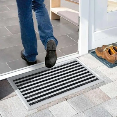 Imagen de Nicoman Rascador de Botas, Cepillo con Tira Alfombra, Resistente Barrera Metal Aluminio para Puerta