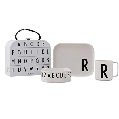 Imagen de Design Letters Clásicos en Maleta 4 Piezas Tritan Set de regalo Para Niños Platos, Bol, Taza &amp; almacenamiento Bebé Libre BPA/BPS, Caída segura Perfecto como Bautizo