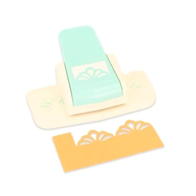 Imagen de Craftelier Perforadora de Palanca a Presión para Realizar Bordes Blonda Decorativos con Flores Grandes en Papeles y Cartulinas Especial Scrapbooking Tamaño Aprox. 4,2 x 3,6 cm