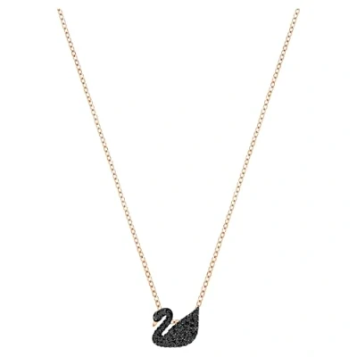 Imagen de Swarovski Collar con Colgante de Cisne Iconic Swan para Mujer, Cristales Negros, Baño Tono Oro Rosa, Colección