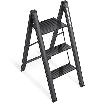 Imagen de KINGRACK Escalera Plegable 3 Peldaños de Aluminio, Pequena Segura Hogar con Mecanismo Antiplegado, Taburete Portatil para Cocina Domestica, Peso Máximo 150kg, Negro