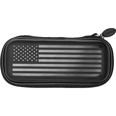 Imagen de Casemaster Sentry Funda Delgada de EVA para Dardos Acero y Punta Suave, Capacidad 6 Cuenta con Almacenamiento Integrado vuelos, Puntas Ejes, Bandera Estadounidense, Bandera,