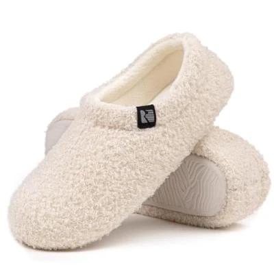 Imagen de RockDove Zapatilla Interior de Peluche Teddy para Mujer con Parte Trasera Cerrada, 42/43 EU, Blanco
