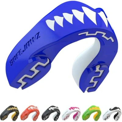 Imagen de SAFEJAWZ Protector bucal adultos y niños para todos los deportes de contacto, incluidos rugby, MMA, artes marciales kickboxing, judo, hockey boxeo (Shark, Adulto (12+ Años))