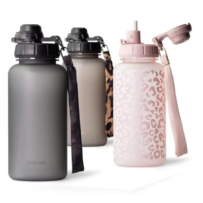 Imagen de MAMEIDO Botella 1 litro con pajita y marcador de tiempo, Botellas agua a prueba fugas, niños sin BPA, gimnasio fabricada en Tritan, Water Bottle (Carbon Grey, 1000ml)
