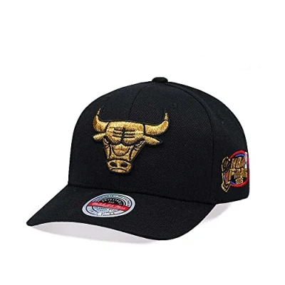 Imagen de Mitchell &amp; Ness NBA/HWC Black Gold Classic Red Snapback Cap, Chicago Bulls
