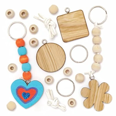 Imagen de Baker Ross AX678 Kit de llaveros Madera Paquete 5, actividades creativas para niños, manualidades o proyectos fabricación