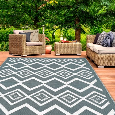 Imagen de Alfombra de exterior MASINKA gris y blanca 180 x 280 CM