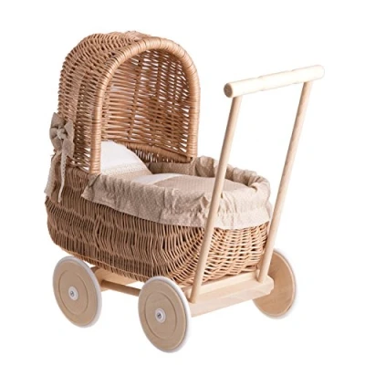 Imagen de Landau poussette pour poupée en osier ,poignée et roues bois avec tissu beige blanc