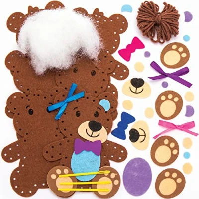 Imagen de Baker Ross Kits de Costura Oso Amoroso Paquete 3, Juego para Niños (FC414)