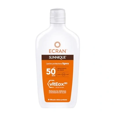 Imagen de Ecran Sunnique Leche Protectora Solar FPS 50, Protección UVB + UVA e IR A, Refuerza las Defensas, Protege la Piel, Hidratación 24 h, Fórmula con VitEox 80, para Toda Familia 370 ml
