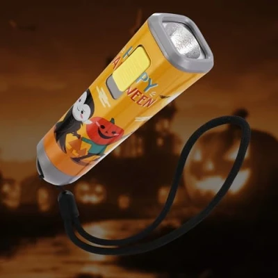 Imagen de EverBrite Mini Linterna LED Amarilla, Antorcha Portátil Pequeña, Iluminación Nocturna, con 3 Pilas AAA Incluidas, Regalo Práctico para Uso Diario