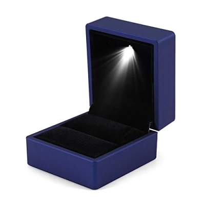 Imagen de Brino Elegante caja de almacenamiento para anillos con luz LED azul