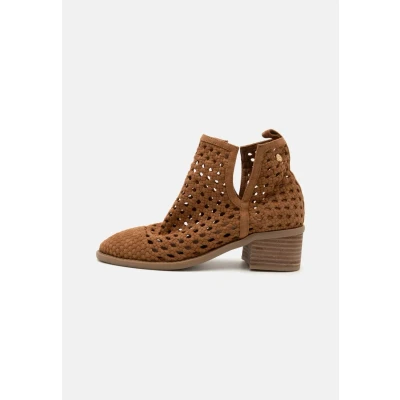 Imagen de XTI Botín Mujer Camel Calzado Cómodo y Versátil Moda casual Modelo 14395901 (Talla 37)