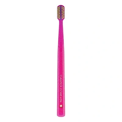 Imagen de Curaprox Zahnbürste CS 5460 Ortho Handzahnbürste mit Spezialschnitt für Zahnspangen Ultra Soft CUREN Borsten Rot Grün