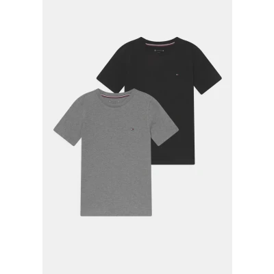 Imagen de Tommy Hilfiger TEE 2 PACK Camiseta básica para niños, Talla: 4 5a, Medium grey heather/black