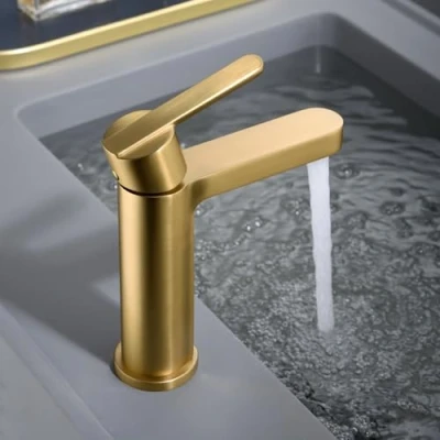 Imagen de IMEX Grifo Monomando Lavabo Baño Mezclador Agua Fria y Caliente sobre Encimera Ahorro de Serie Roma Color Oro Cepillado