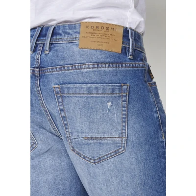 Imagen de Bermuda Denim Relaxed Fit con Cinco Bolsillos y Efecto Lavado Rotos en Color Azul Medio para Hombre