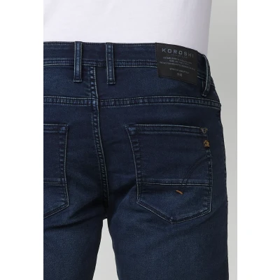 Imagen de Bermuda denim regular fit con efecto lavado para hombre en color azul oscuro