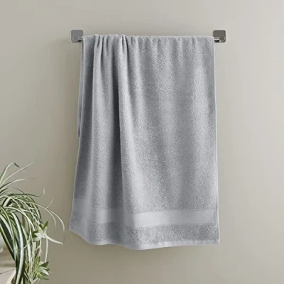 Imagen de Catherine Lansfield Toalla de baño antibacteriana algodón Suave y Absorbente 500 g/m², Color Gris Plateado