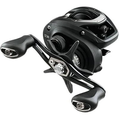 Imagen de Daiwa, Carrete de fundición CC80, relación Engranajes 7.5:1, rodamientos 4BB+1RB, Arrastre máximo 15 Libras, Mano Derecha, CC80HS Negro