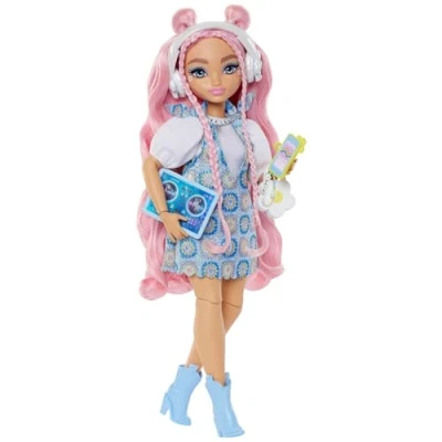 Imagen de Barbie Dream Besties Daisy Jean Muñeca de Moda articulada y Accesorios, con Ropa Intercambiable el Pelo Rosa Ondulado, Incluye 9 Piezas temática Musical DJ
