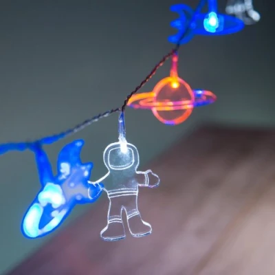 Imagen de Lights4fun Guirnalda de 12 Leds Multicolor con Figuras espaciales acrílicas