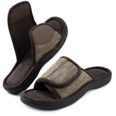 Imagen de RockDove Pantuflas ajustables de espuma viscoelástica para hombre, Café, 11 12