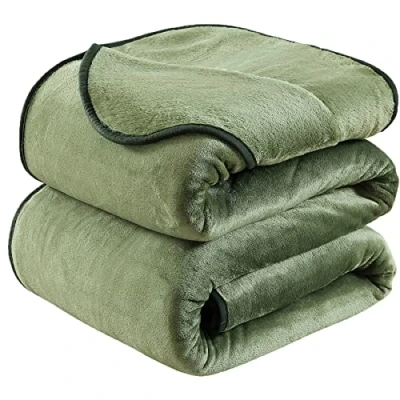 Imagen de HOZY Manta Suave 350g/m² Franela Reversible para Cama/Sofa &amp; Cubre Sofas(sin Electricidad Estática) Universal Cuatro Estaciones Verde 130x150 cm