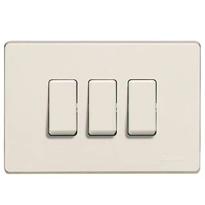 Imagen de Bticino Magic 503/3/R Mg Placa 3M Resina