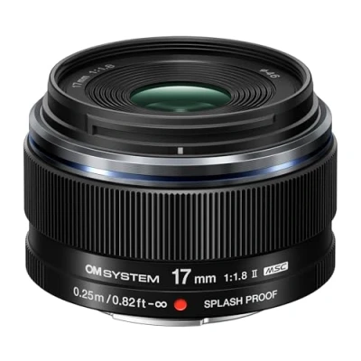 Imagen de OM SYSTEM Objetivo Gran Angular M.Zuiko Digital 17 mm F1.8 II, Veloz de Distancia Focal Fija para cámaras Sistema Micro Cuatro Tercios (OM System, Olympus D y Pen, Panasonic G Series)