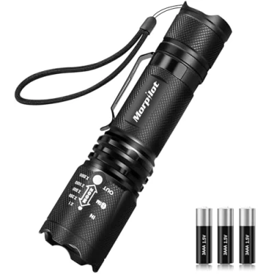Imagen de morpilot Linterna Táctica y UV 2 en 1, LED 500LM, Militar, Luz con 4 Modos, Zoom IN/out, 395nm, Aluminio, Anti caída, Impermeable IPX4, 3 Baterías Incluidas
