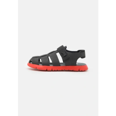 Imagen de Camper Oruga Sandal K800242, Sandalia T Strap, Negro 026, 28 EU