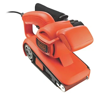 Imagen de BLACK+DECKER KA86 QS Lijadora de banda con cable, 720W, Velocidad 206 m/min, Bolsa recogida polvo, Área lijado 75/145 mm, Incluye maletín