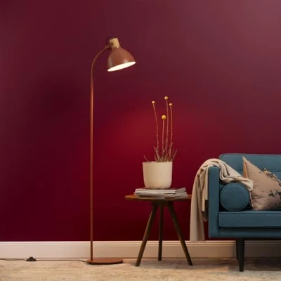 Imagen de Lightbox Leselampe 1,5 m Höhe skandinavische Stehleuchte mit schwenkbarem Kopf &amp; praktischem Fußschalter E27 Fassung aus Metall/Holz vom Kautschukbaum in Rot/Hell Braun