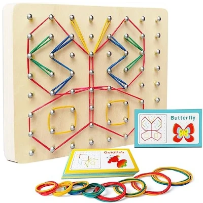 Imagen de NOZVYCI Geoboard de Madera, Juguete Montessori para La Motricidad Formas Innumerables Figuras en el Tablero 30 Tarjetas Patrones y 60 Elásticos Juguetes Educativos Niños a Partir 3 Años
